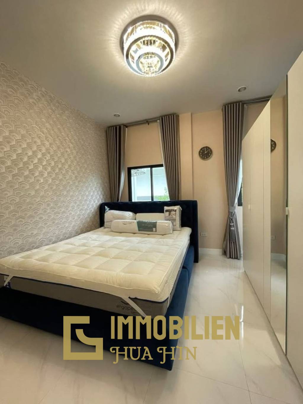 Zent-Projekt: Villa mit 2 Schlafzimmern und 2 Bädern, komplett ausgestattet