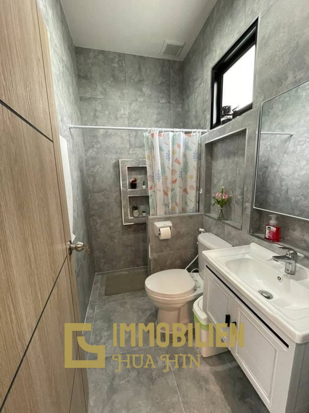 Zent-Projekt: Villa mit 2 Schlafzimmern und 2 Bädern, komplett ausgestattet