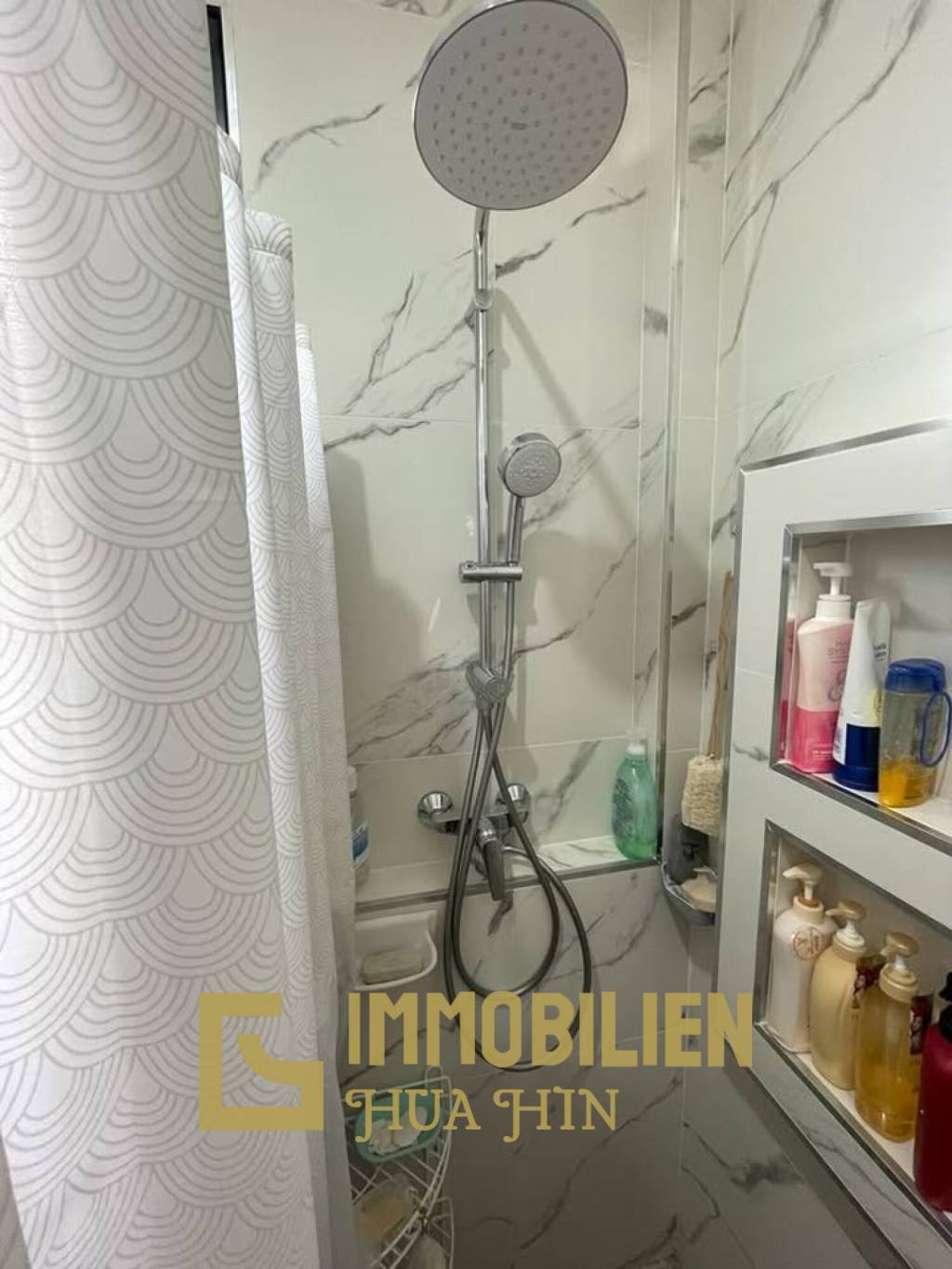 Zent-Projekt: Villa mit 2 Schlafzimmern und 2 Bädern, komplett ausgestattet