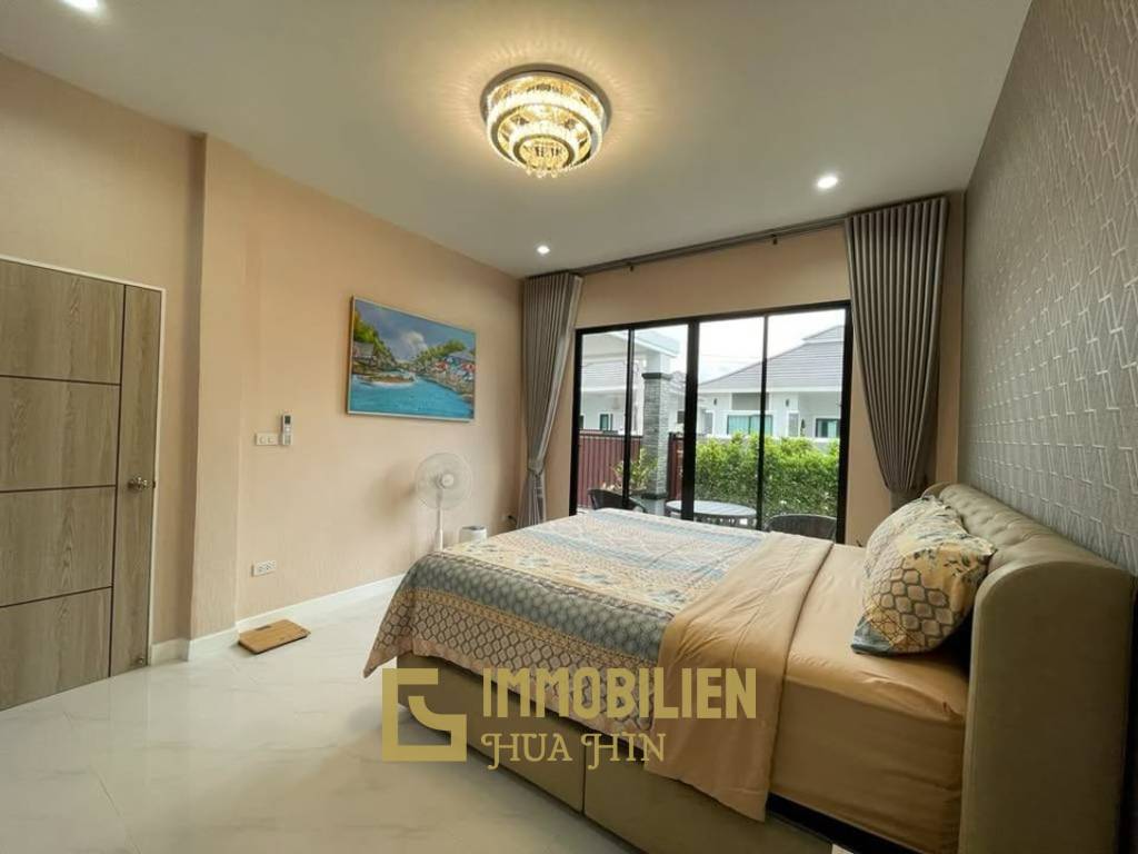 Zent-Projekt: Villa mit 2 Schlafzimmern und 2 Bädern, komplett ausgestattet