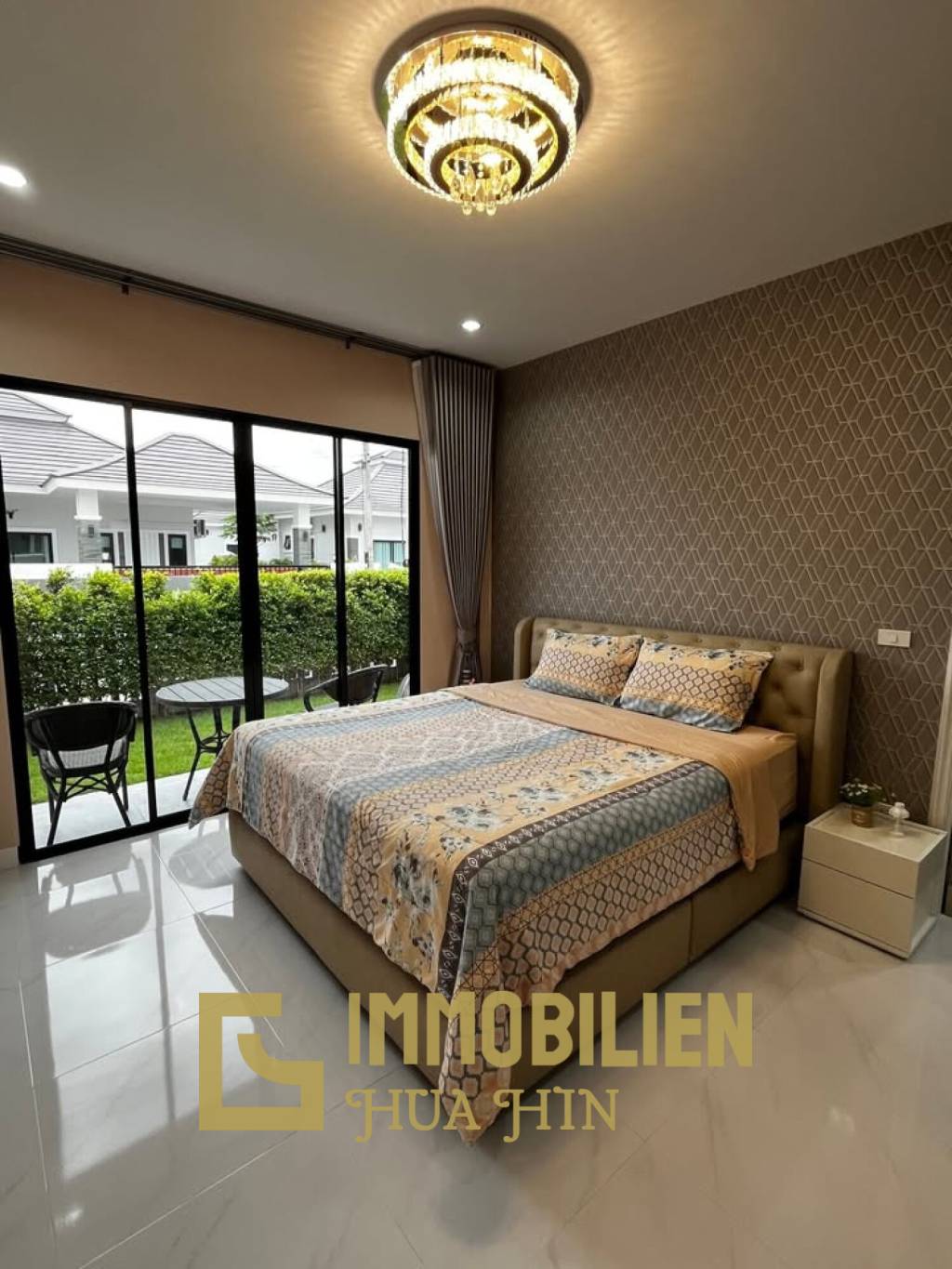 Zent-Projekt: Villa mit 2 Schlafzimmern und 2 Bädern, komplett ausgestattet