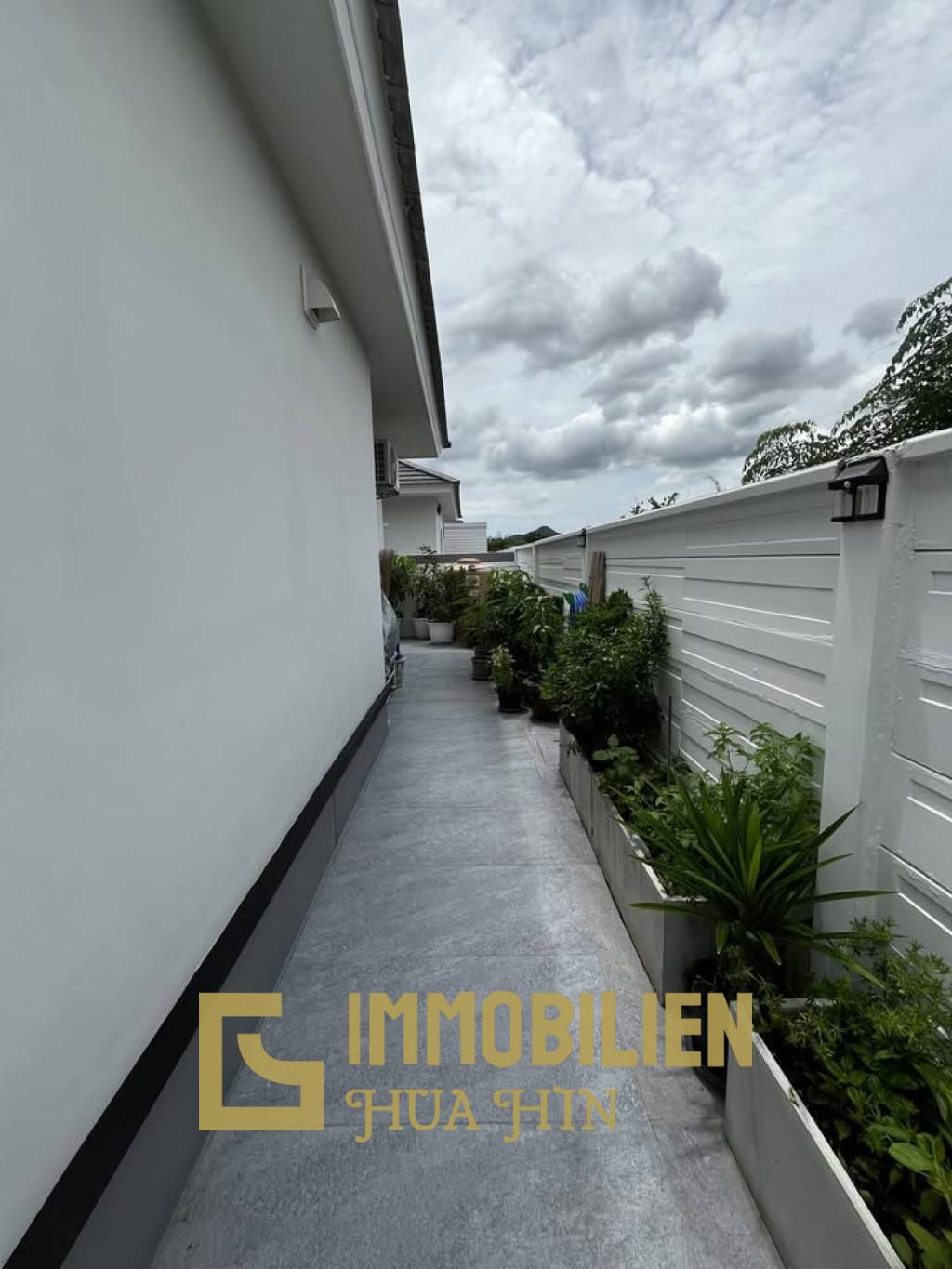 Zent-Projekt: Villa mit 2 Schlafzimmern und 2 Bädern, komplett ausgestattet