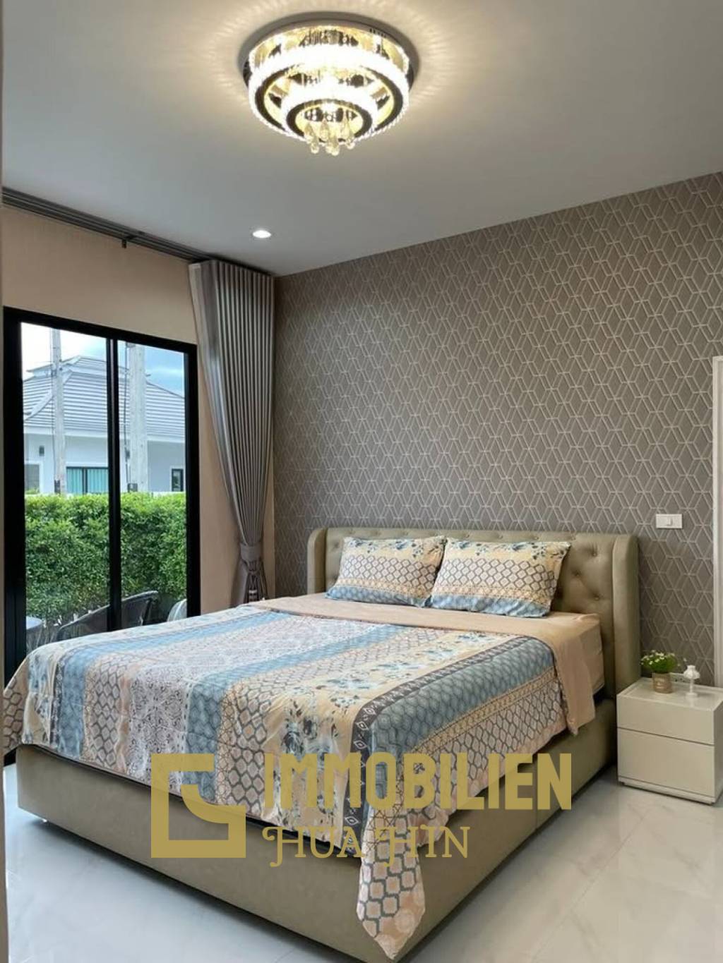 Zent-Projekt: Villa mit 2 Schlafzimmern und 2 Bädern, komplett ausgestattet