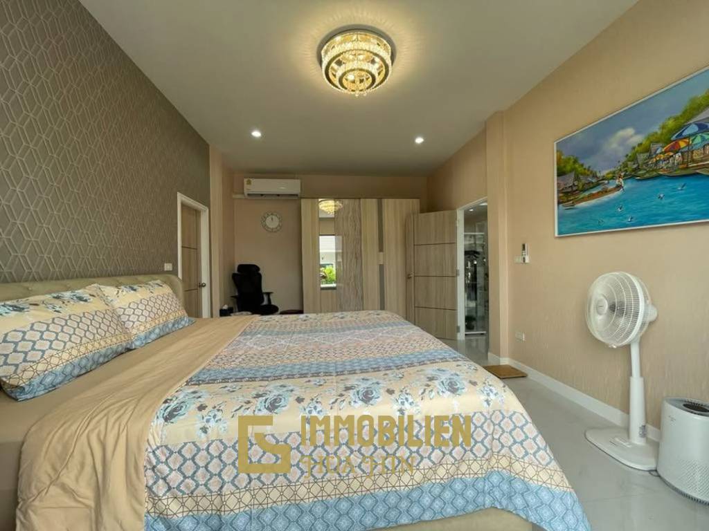 Zent-Projekt: Villa mit 2 Schlafzimmern und 2 Bädern, komplett ausgestattet