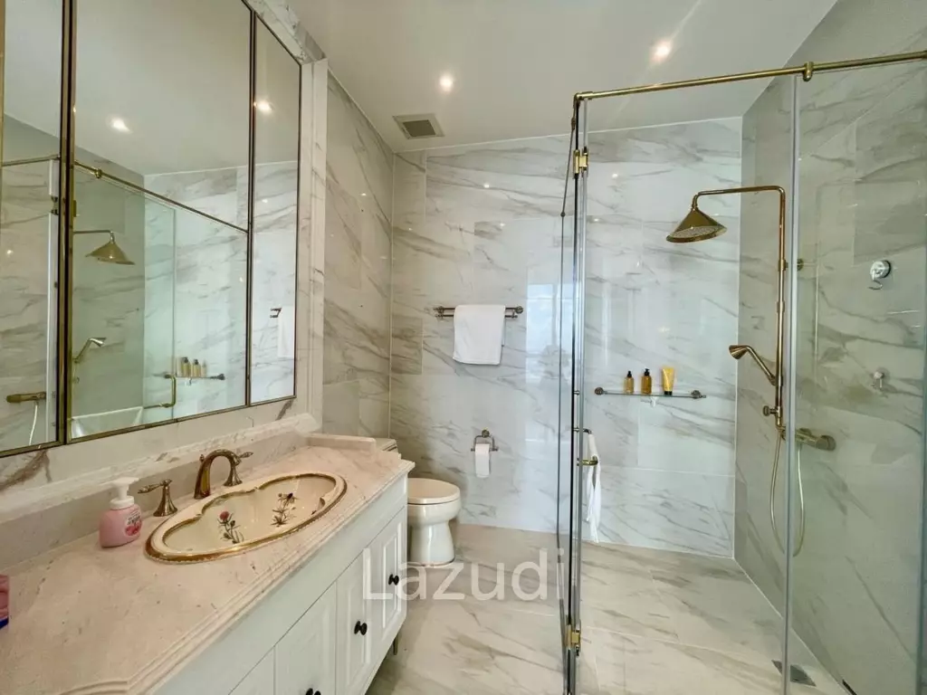 2 Bed 3 Bath 185 SQ.M. MARQUE Sukhumvit