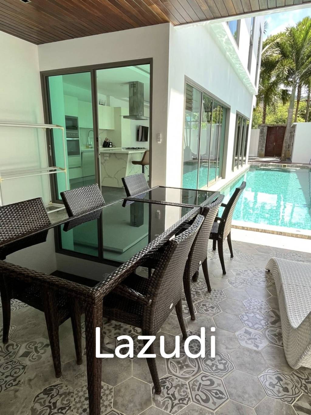 3-bedroom pool villa with Jacuzzi for rent in Rawai