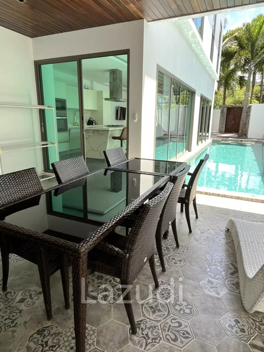 3-bedroom pool villa with Jacuzzi for rent in Rawai