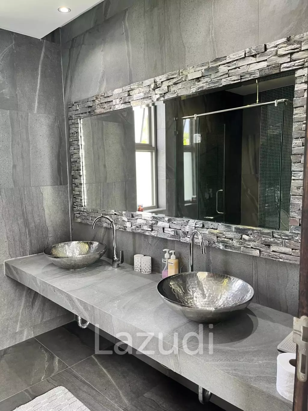 3-bedroom pool villa with Jacuzzi for rent in Rawai