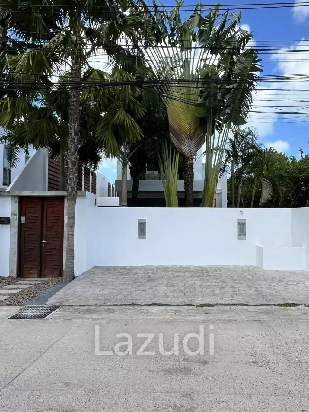 3-bedroom pool villa with Jacuzzi for rent in Rawai