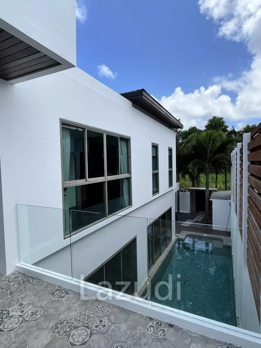 3-bedroom pool villa with Jacuzzi for rent in Rawai