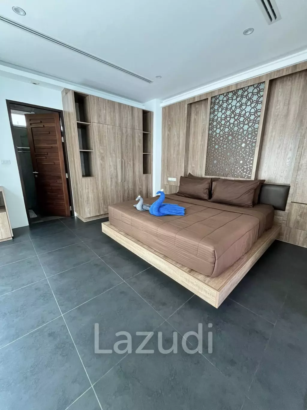3-bedroom pool villa with Jacuzzi for rent in Rawai