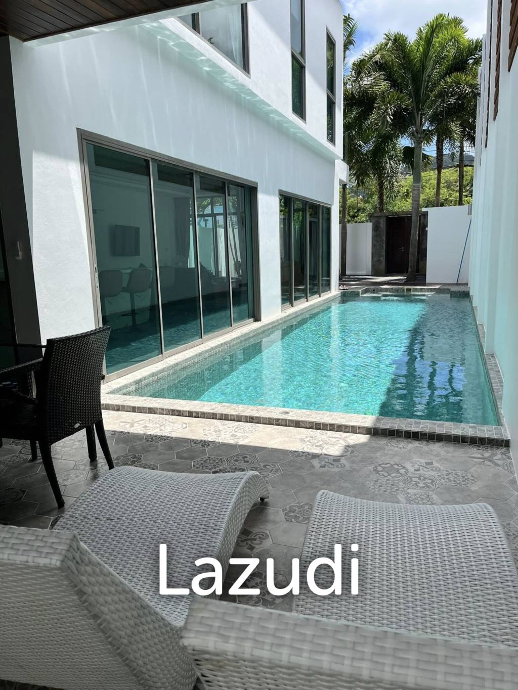3-bedroom pool villa with Jacuzzi for rent in Rawai