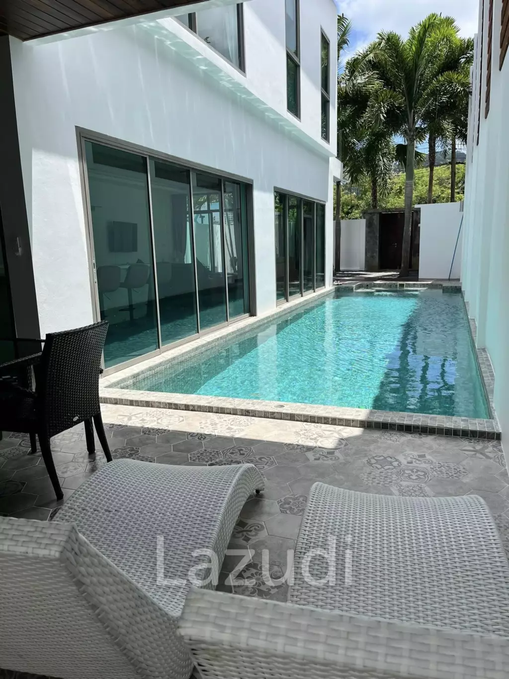 3-bedroom pool villa with Jacuzzi for rent in Rawai