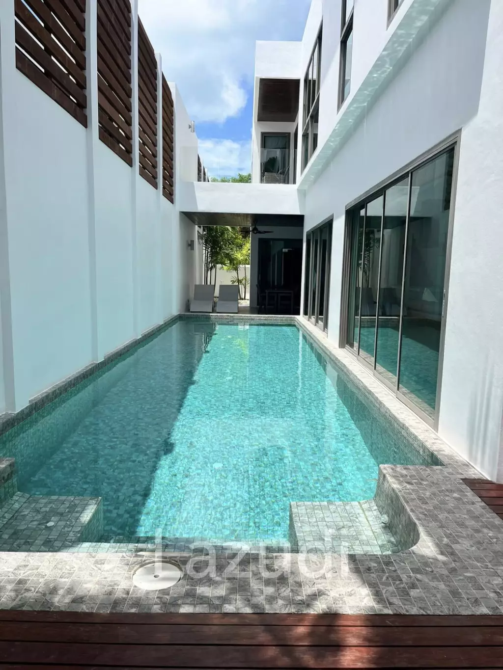 3-bedroom pool villa with Jacuzzi for rent in Rawai