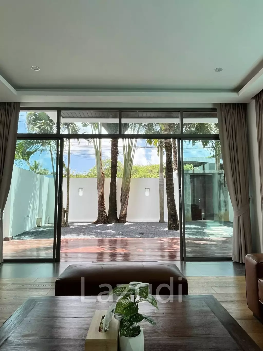 3-bedroom pool villa with Jacuzzi for rent in Rawai