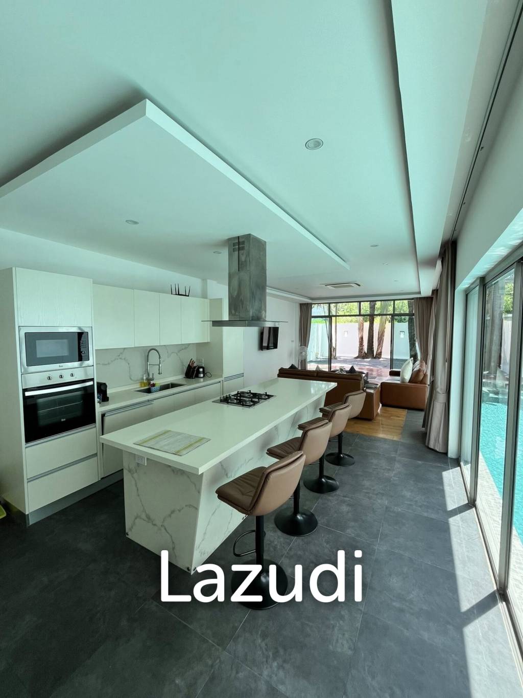3-bedroom pool villa with Jacuzzi for rent in Rawai