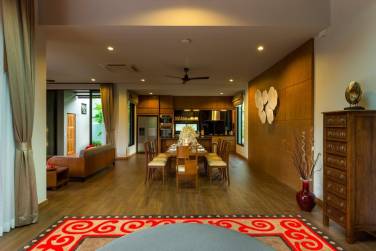 Spacious 3-Bedroom Villa For Sale At Naiharn Baan Bua, Rawai