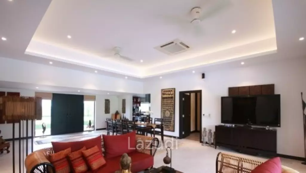 BLACK MOUNTAIN : Luxury 3 Bed Pool Villa