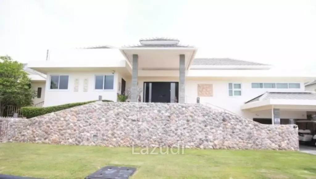 BLACK MOUNTAIN : Luxury 3 Bed Pool Villa