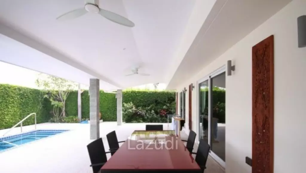 BLACK MOUNTAIN : Luxury 3 Bed Pool Villa