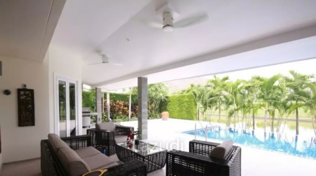 BLACK MOUNTAIN : Luxury 3 Bed Pool Villa