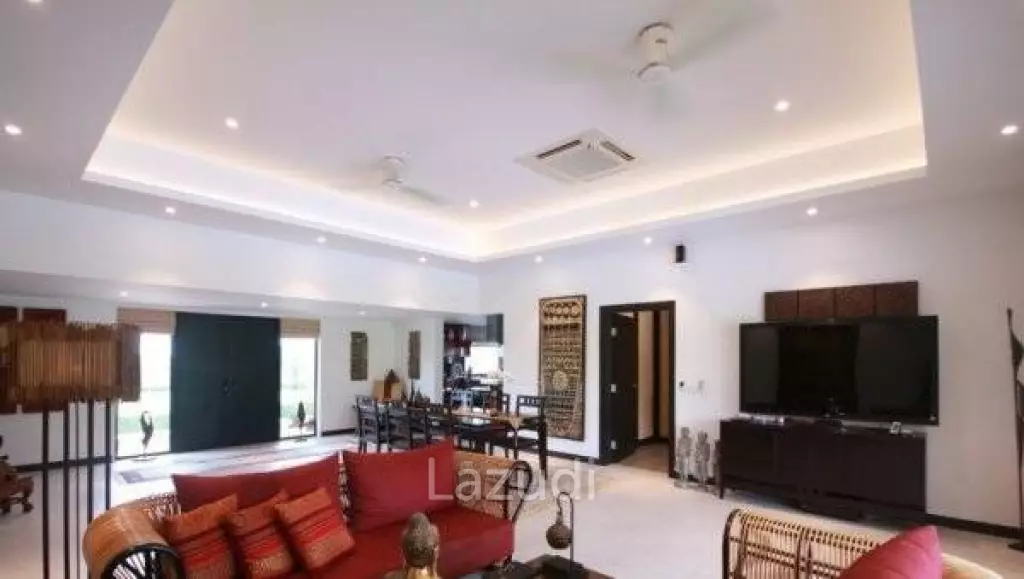BLACK MOUNTAIN : Luxury 3 Bed Pool Villa