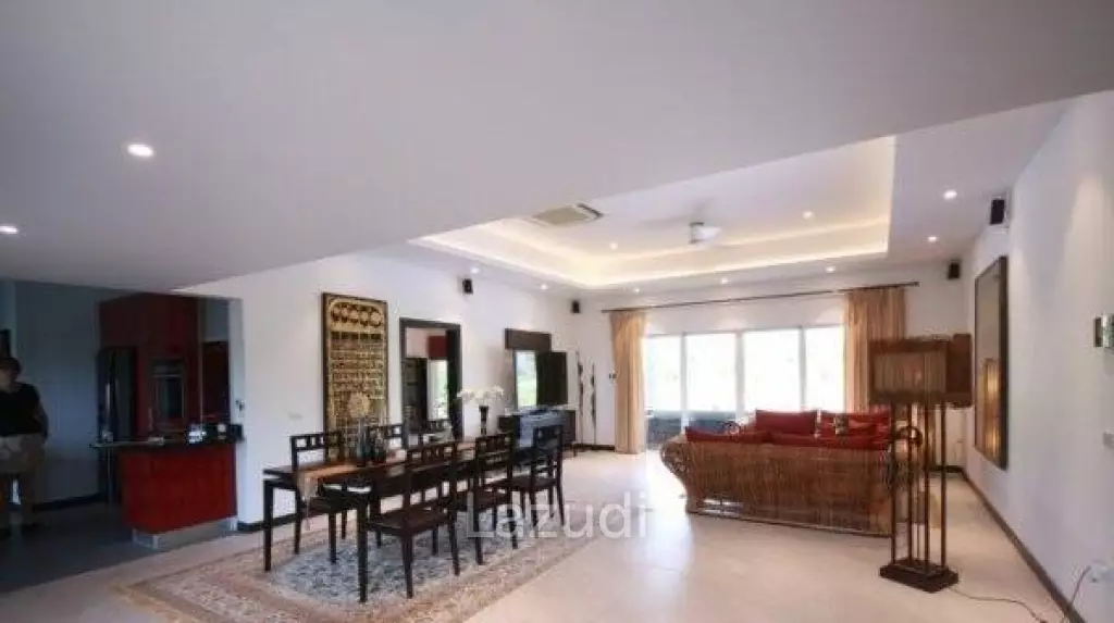 BLACK MOUNTAIN : Luxury 3 Bed Pool Villa