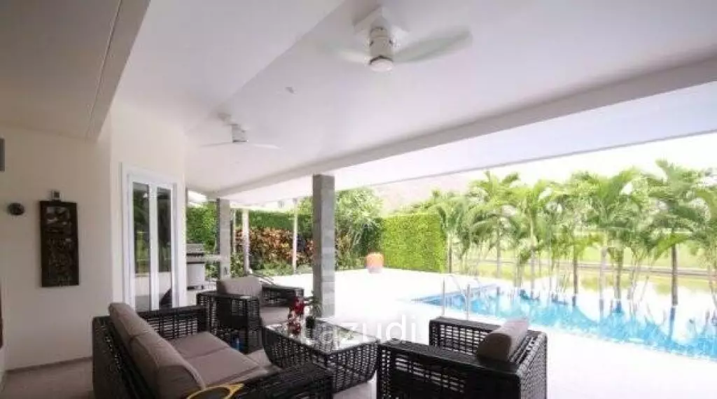BLACK MOUNTAIN : Luxury 3 Bed Pool Villa