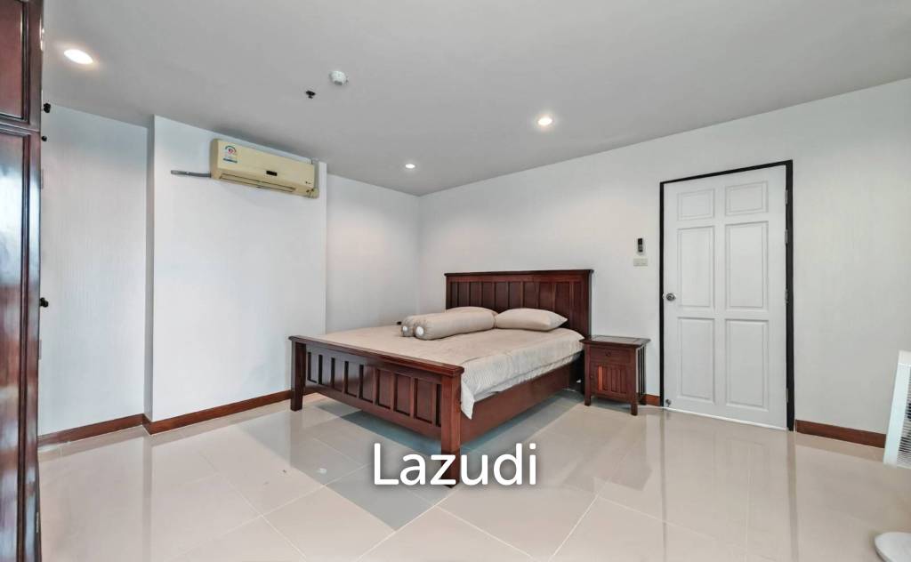 67 sqm condo Sukhumvit Living Town 2 bedroom in Khlong Toei Nuea Bangkok