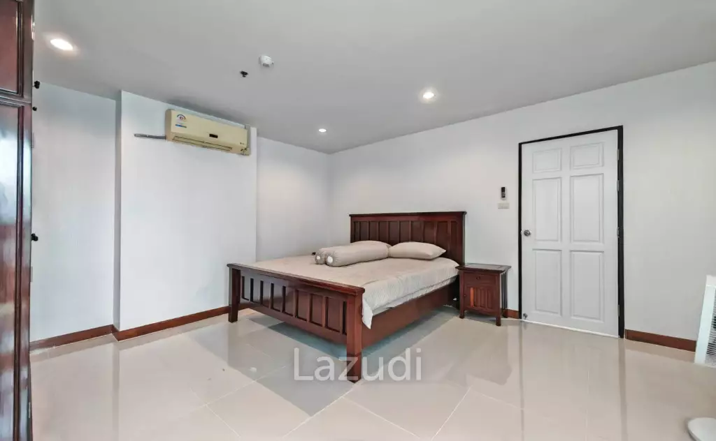 67 sqm condo Sukhumvit Living Town 2 bedroom in Khlong Toei Nuea Bangkok
