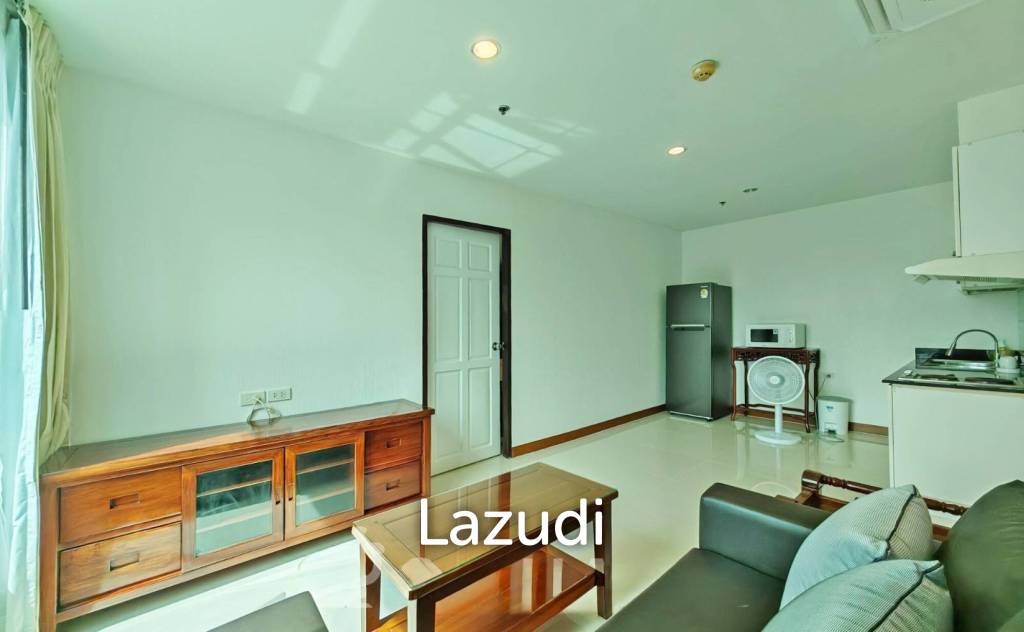 67 sqm condo Sukhumvit Living Town 2 bedroom in Khlong Toei Nuea Bangkok