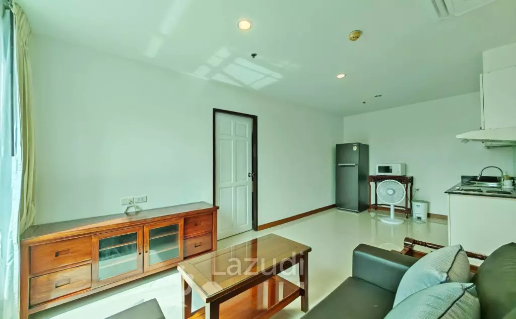 67 sqm condo Sukhumvit Living Town 2 bedroom in Khlong Toei Nuea Bangkok