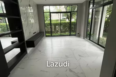 Luxurious 4-Bedroom Home in Bangkok Boulevard