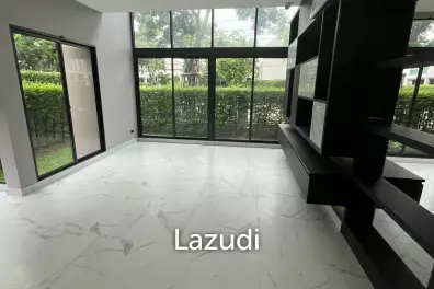 Luxurious 4-Bedroom Home in Bangkok Boulevard