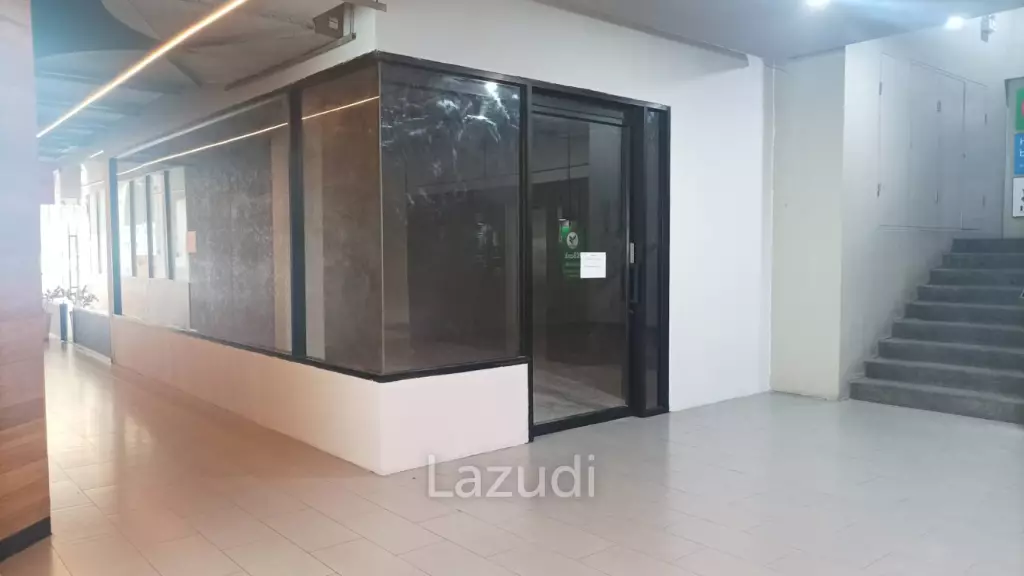 58.52 sqm Restaurant Space – Directly Behind Starbucks on Asoke Road Community Space