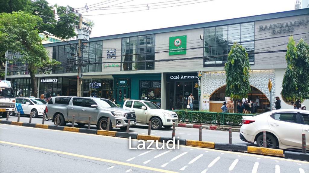 58.52 sqm Restaurant Space – Directly Behind Starbucks on Asoke Road Community Space