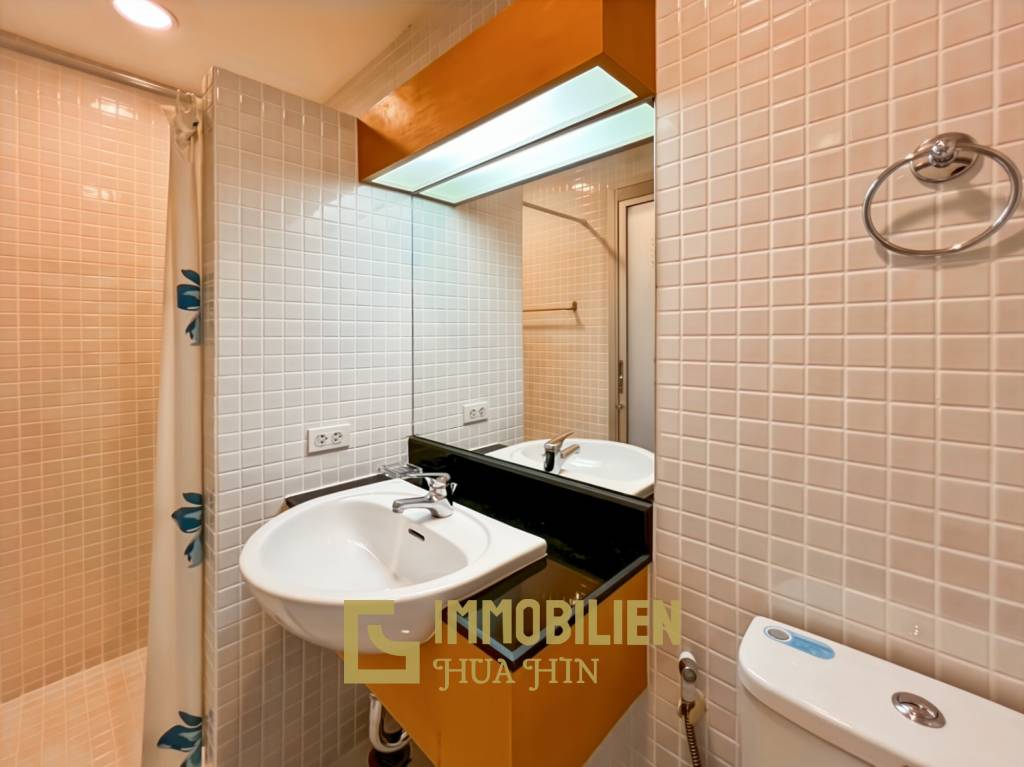 คอนโดขนาดใหญ่ 2 ห้องนอน บ้านสรวลริมทราย หัวหิน ฟรีโอน