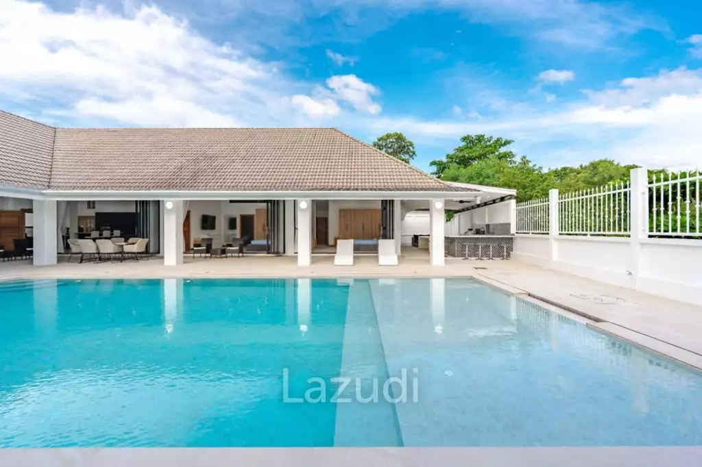 Newly renovated modern 4-bedroom villa for rent in Rawai