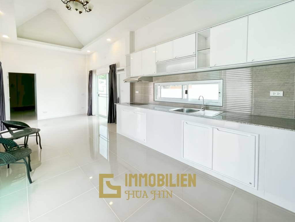 View Till Khao: Moderne Pool Villa mit Bergblick