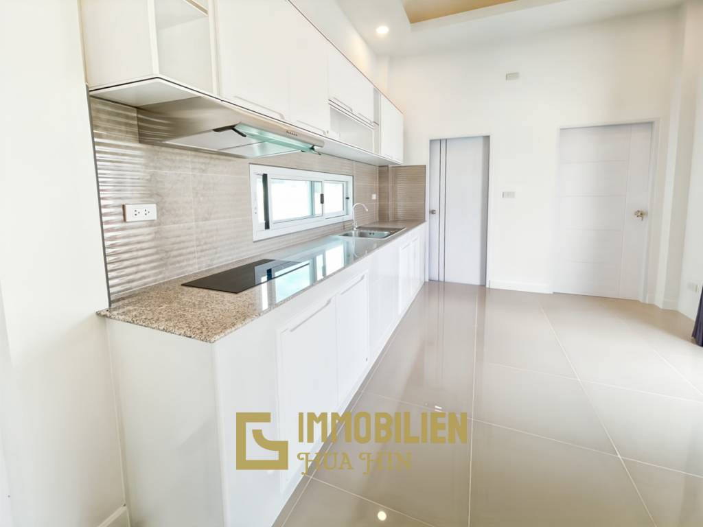 View Till Khao: Moderne Pool Villa mit Bergblick