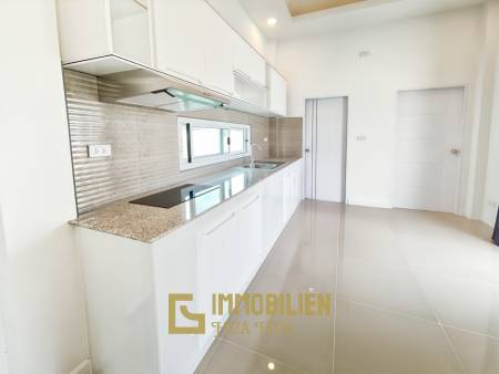 View Till Khao: Moderne Pool Villa mit Bergblick