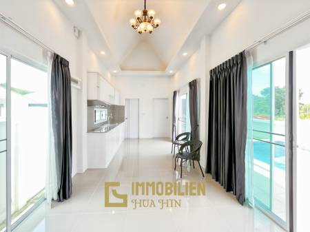 View Till Khao: Moderne Pool Villa mit Bergblick