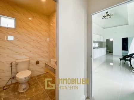 View Till Khao: Moderne Pool Villa mit Bergblick