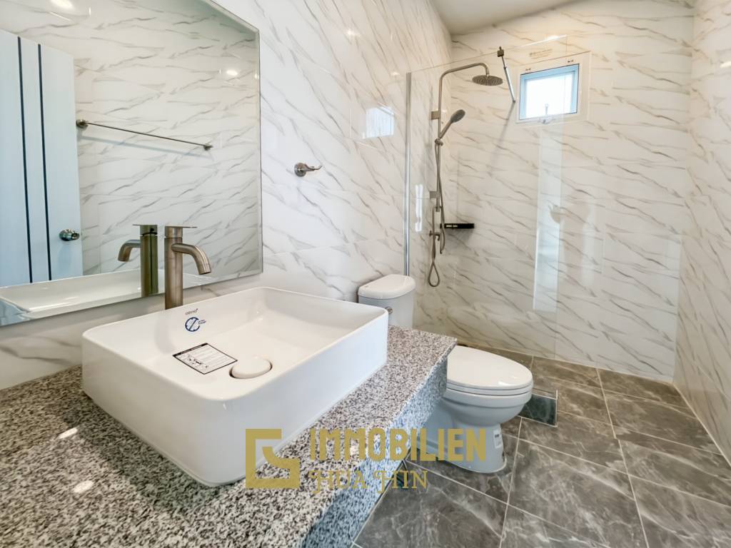 View Till Khao: Moderne Pool Villa mit Bergblick