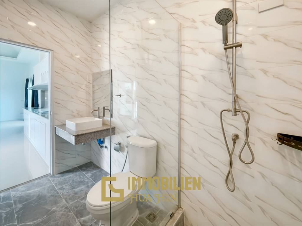 View Till Khao: Moderne Pool Villa mit Bergblick