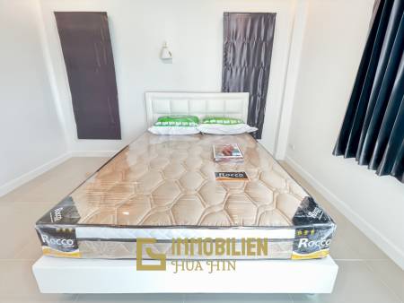 View Till Khao: Moderne Pool Villa mit Bergblick