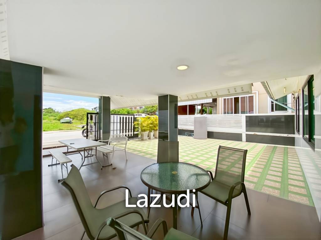4 Bedroom House Only A Few Steps To The Beach