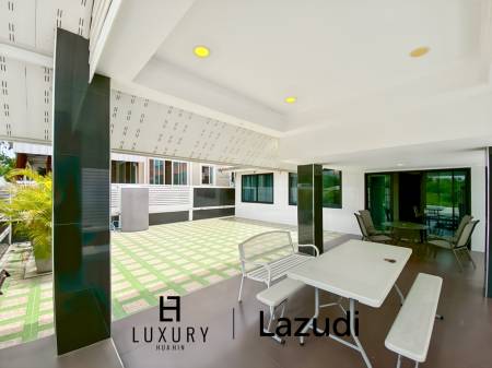 4 Bedroom House Only A Few Steps To The Beach