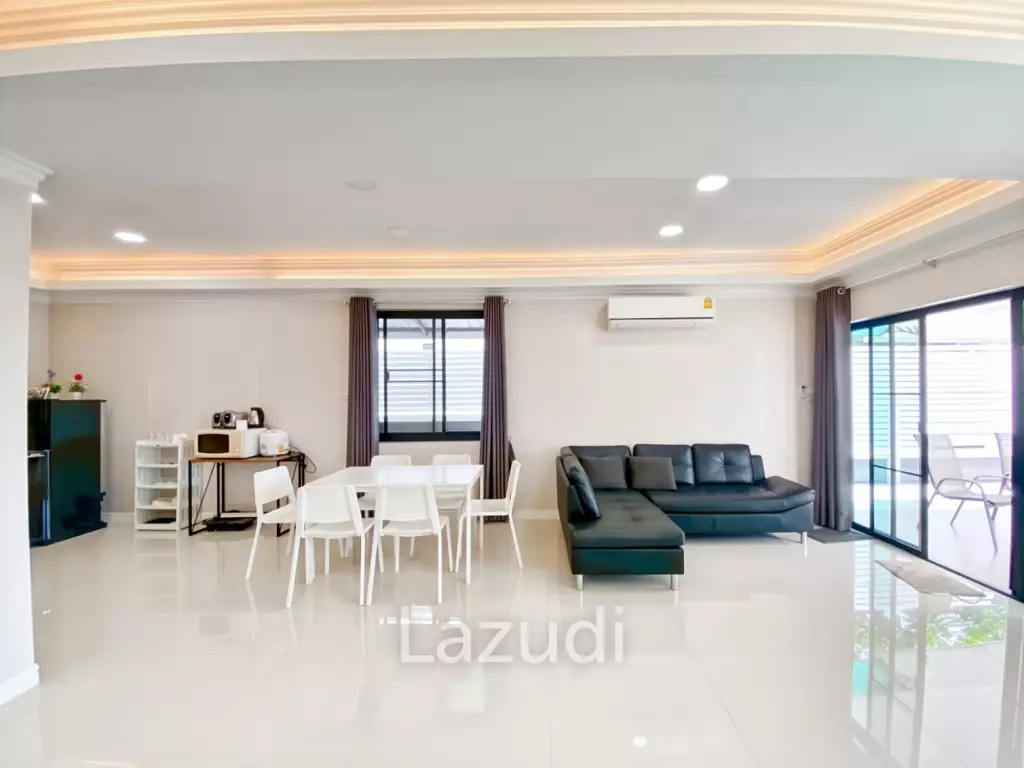 4 Bedroom House Only A Few Steps To The Beach