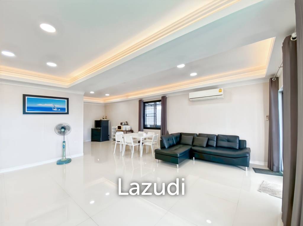 4 Bedroom House Only A Few Steps To The Beach